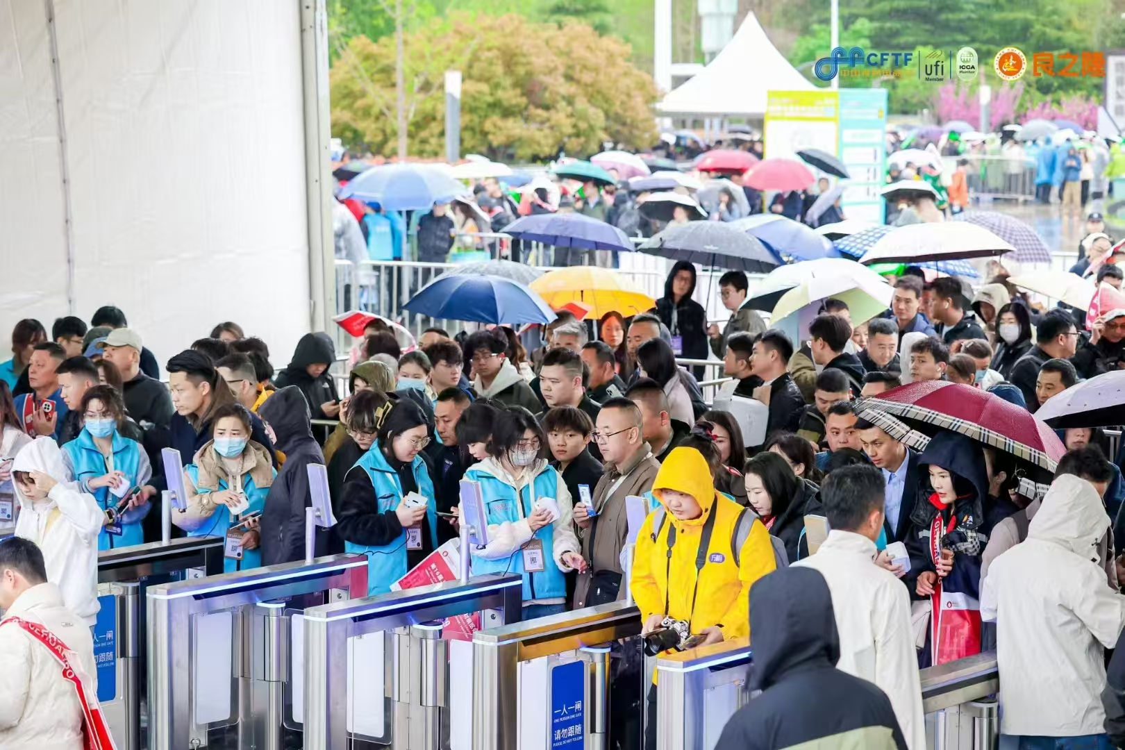 燃爆江城的武漢良之隆食材節圓滿收官！孫尚香明星產品引爆全場~